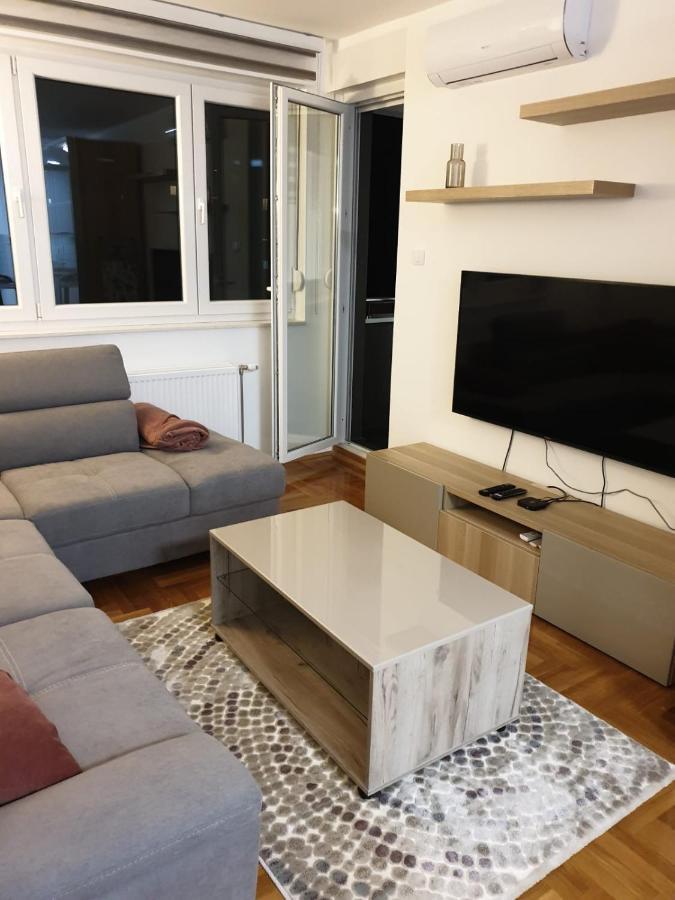 Apartman 33 Free Private Garage Novi Sad Eksteriør billede